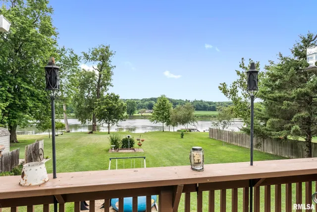 $370,000 | 25622 1st Avenue North, Hillsdale, IL 61257