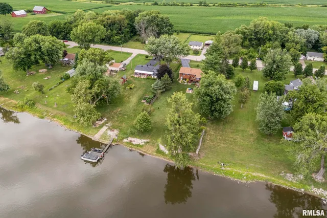 $370,000 | 25622 1st Avenue North, Hillsdale, IL 61257