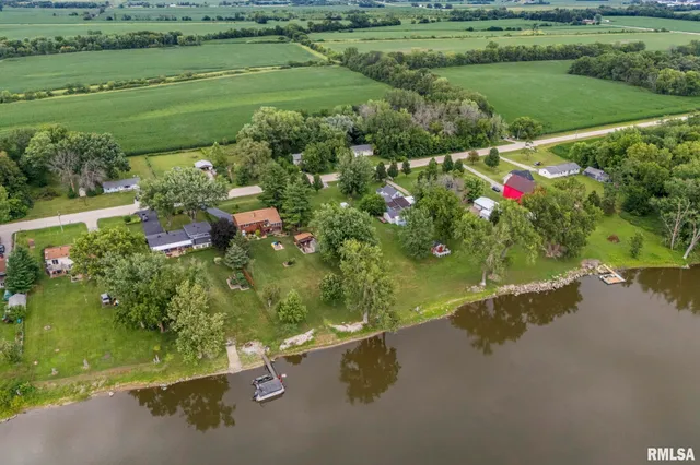 $370,000 | 25622 1st Avenue North, Hillsdale, IL 61257