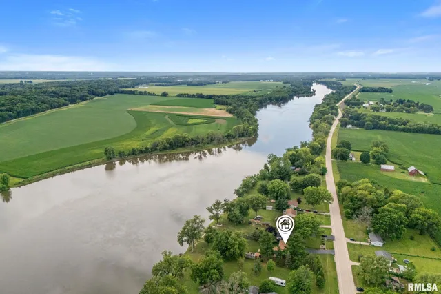 $370,000 | 25622 1st Avenue North, Hillsdale, IL 61257