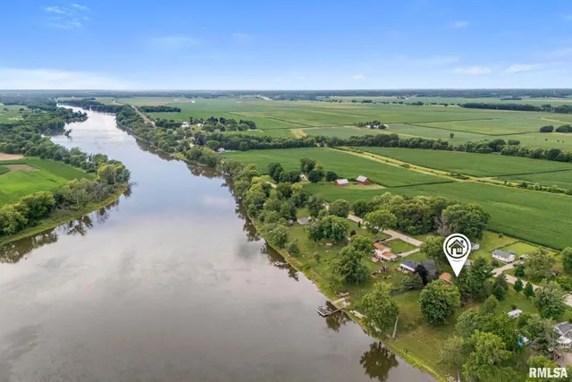 $370,000 | 25622 1st Avenue North, Hillsdale, IL 61257