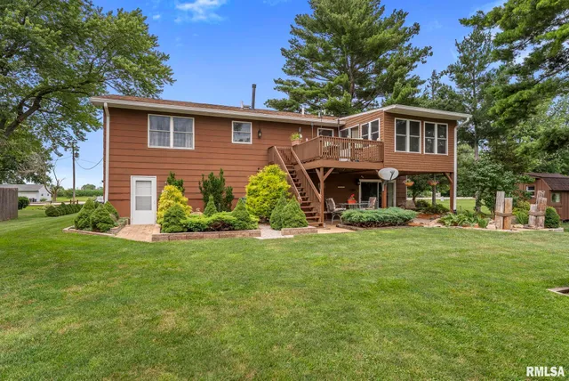 $370,000 | 25622 1st Avenue North, Hillsdale, IL 61257