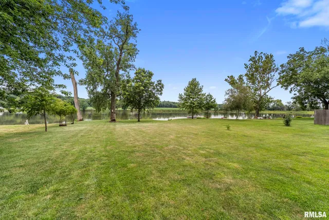 $370,000 | 25622 1st Avenue North, Hillsdale, IL 61257