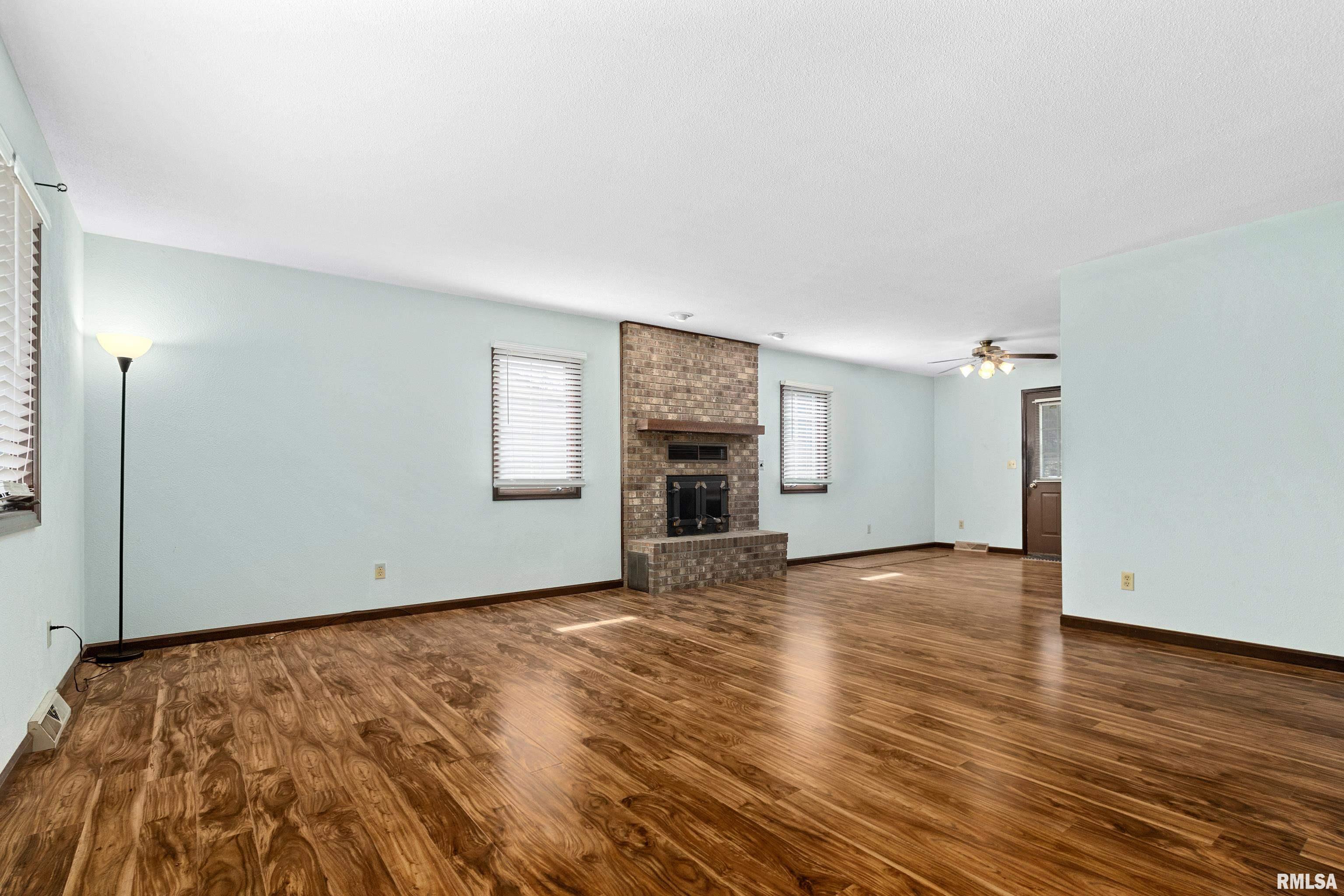 1100 Springfield Road East Peoria, IL 61611 - Photo 11 of 36 Gallery Image 11