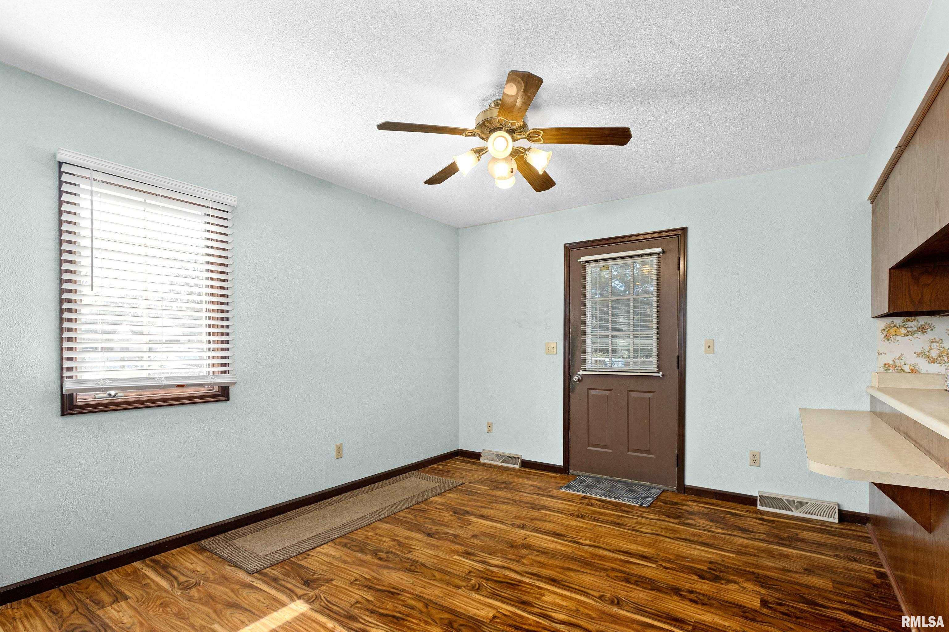1100 Springfield Road East Peoria, IL 61611 - Photo 15 of 36 Gallery Image 15