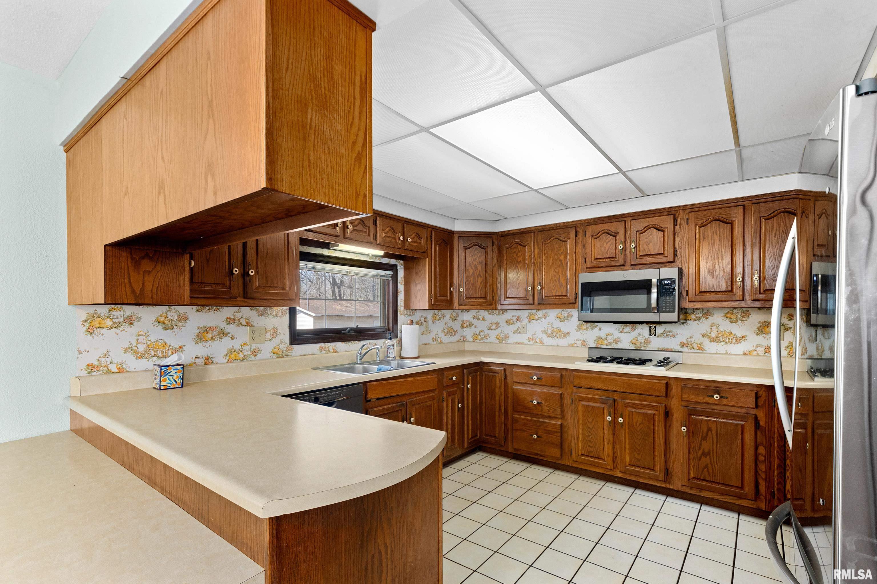 1100 Springfield Road East Peoria, IL 61611 - Photo 18 of 36 Gallery Image 18