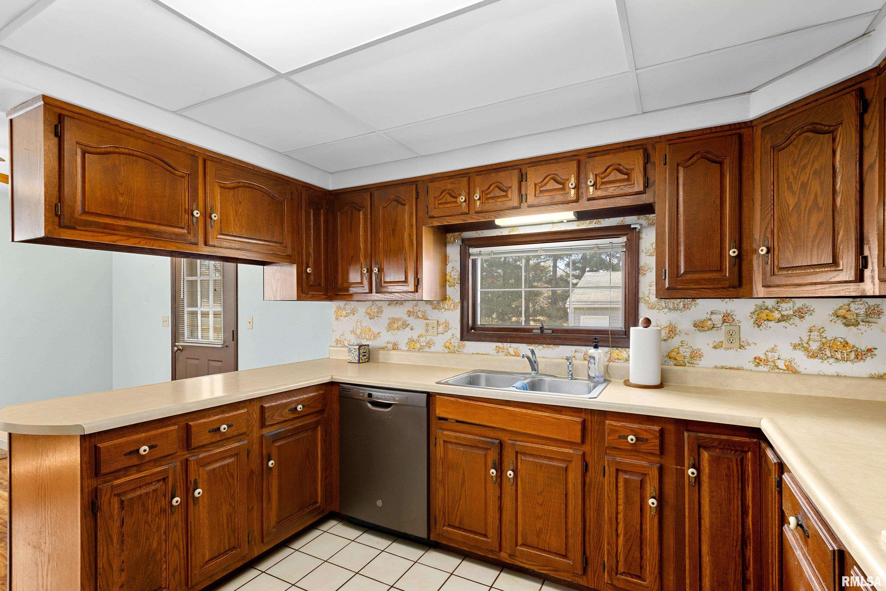 1100 Springfield Road East Peoria, IL 61611 - Photo 19 of 36 Gallery Image 19