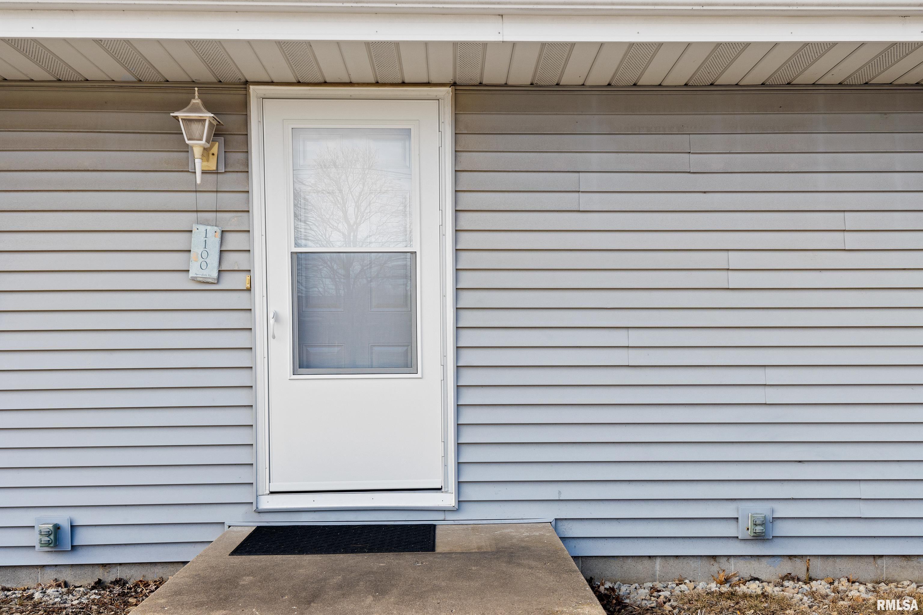 1100 Springfield Road East Peoria, IL 61611 - Photo 3 of 36 Gallery Image 3