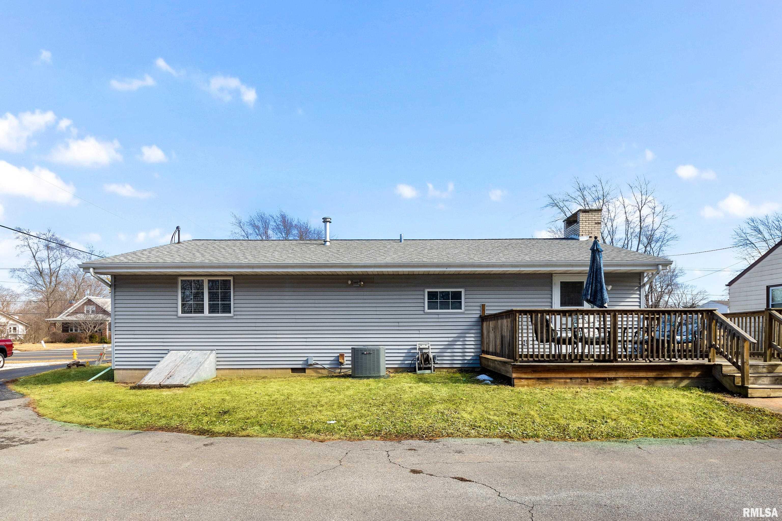 1100 Springfield Road East Peoria, IL 61611 - Photo 6 of 36 Gallery Image 6