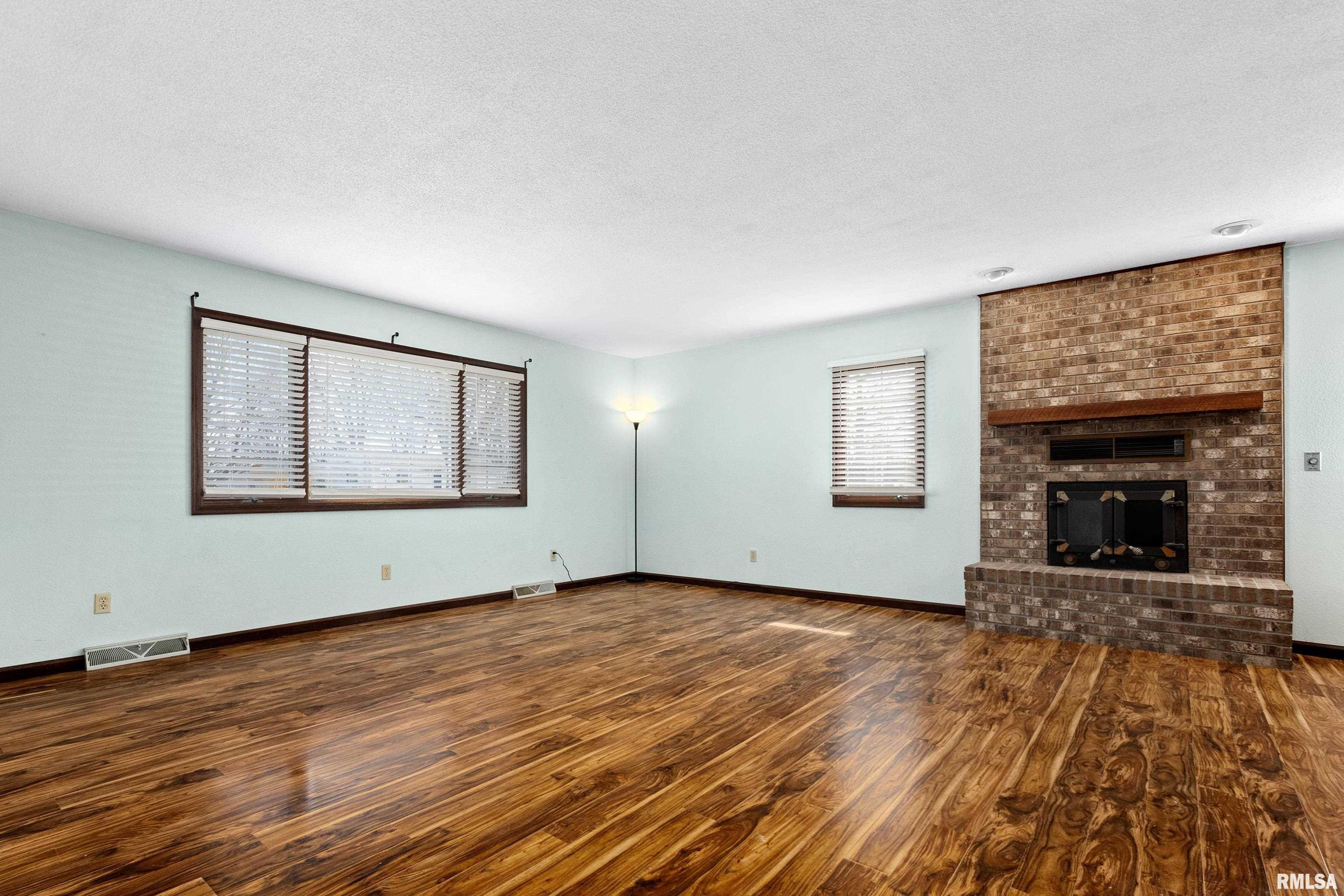 1100 Springfield Road East Peoria, IL 61611 - Photo 10 of 36 Gallery Image 10