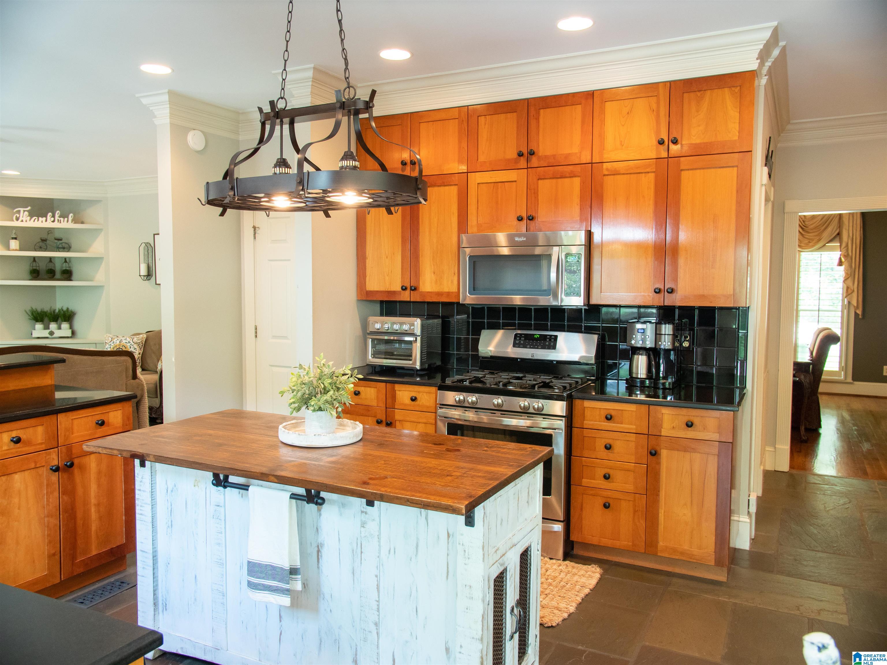 1905 River Woods Road Birmingham, AL 35244 - Photo 3 of 45