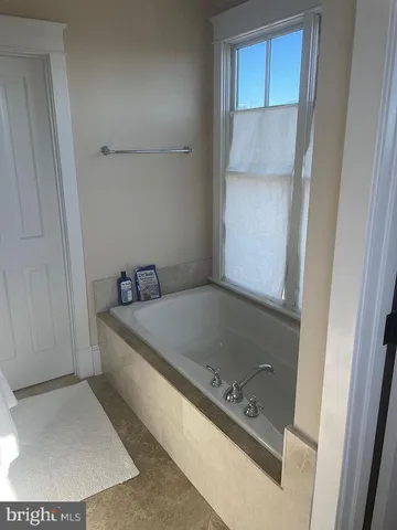 $3,800 | 2132 North Tazewell Court, Arlington, VA 22207