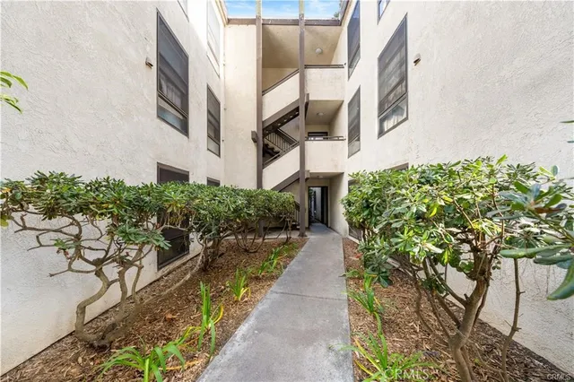 $448,000 | 7765 West 91st Street, Unit F2106, Playa del Rey, CA 90293
