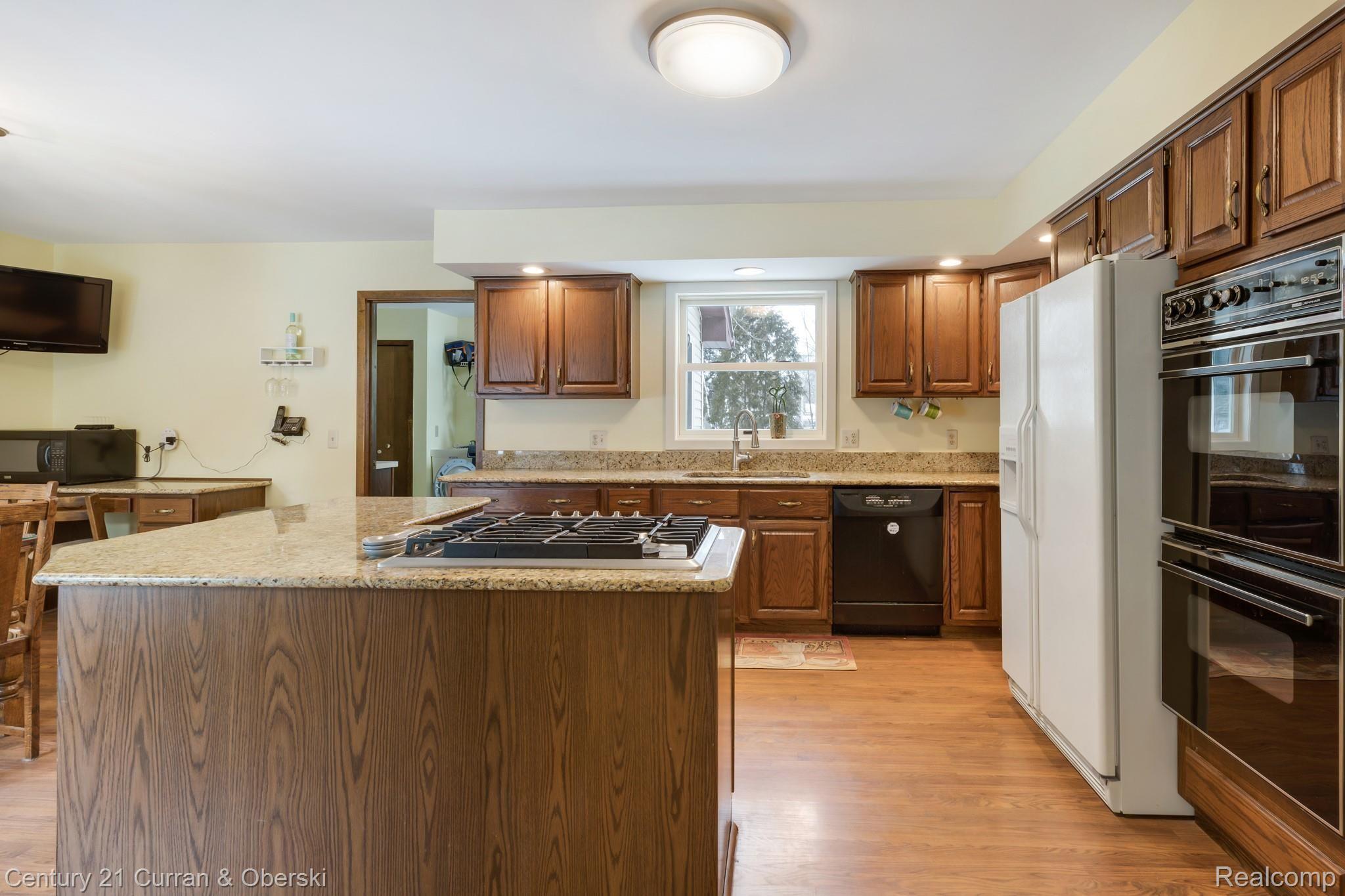 7103 Sheldon Road Belleville, MI 48111 - Photo 10 of 41 XA9A0226 Output.jpg