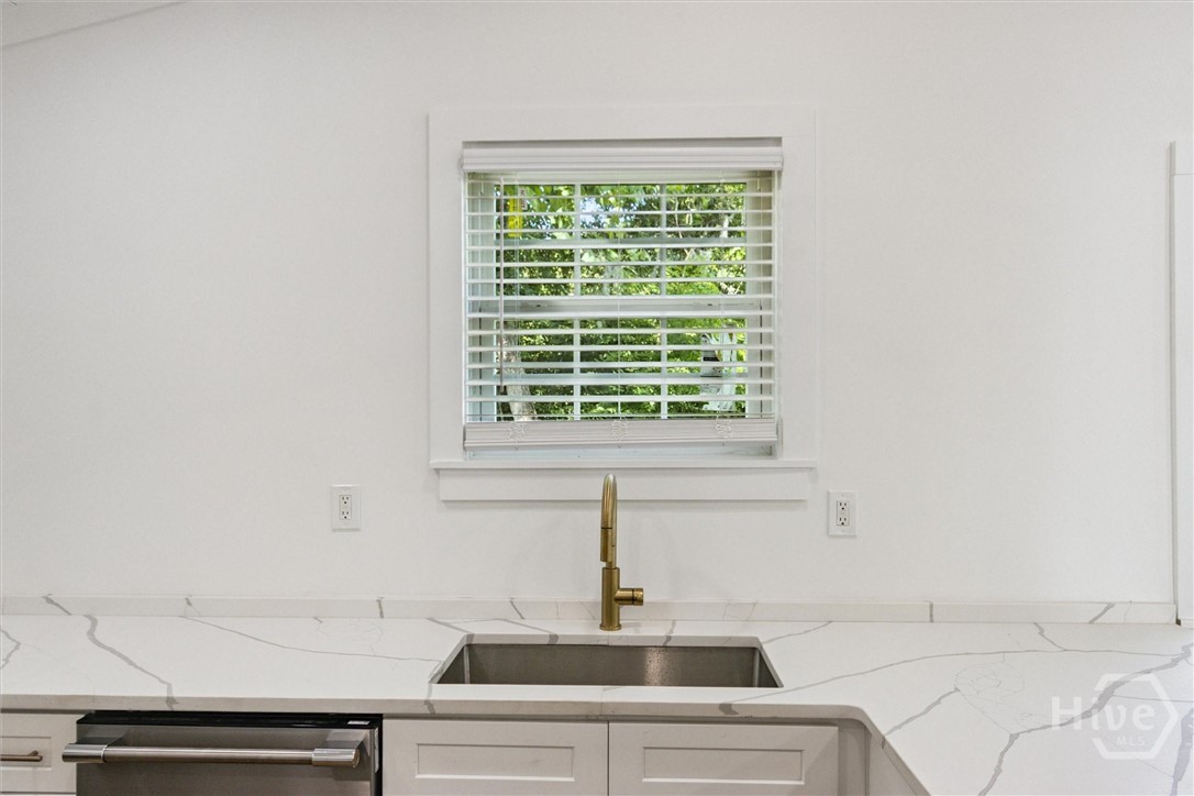 2603 Livingston Avenue Savannah, GA 31406 - Photo 13 of 39