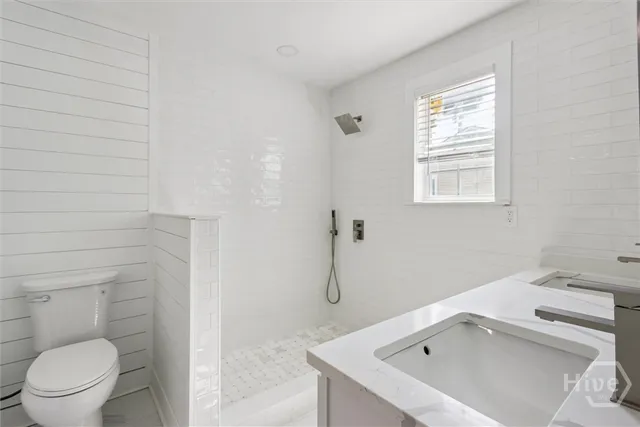 $2,350 | 2603 Livingston Avenue, Savannah, GA 31406