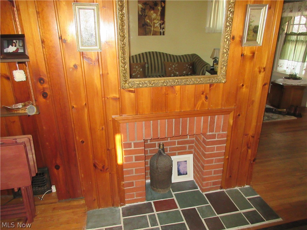 17904 Ingleside Road Cleveland, OH 44119 - Photo 2 of 23 Gallery Image 2