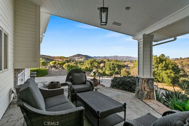 a view of a house with a plants