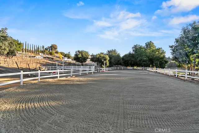 $3,088,000 | 40075 Avenida La Cresta, Murrieta, CA 92562