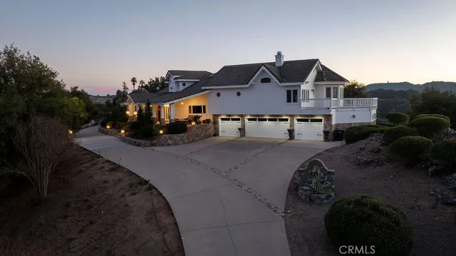 $3,088,000 | 40075 Avenida La Cresta, Murrieta, CA 92562