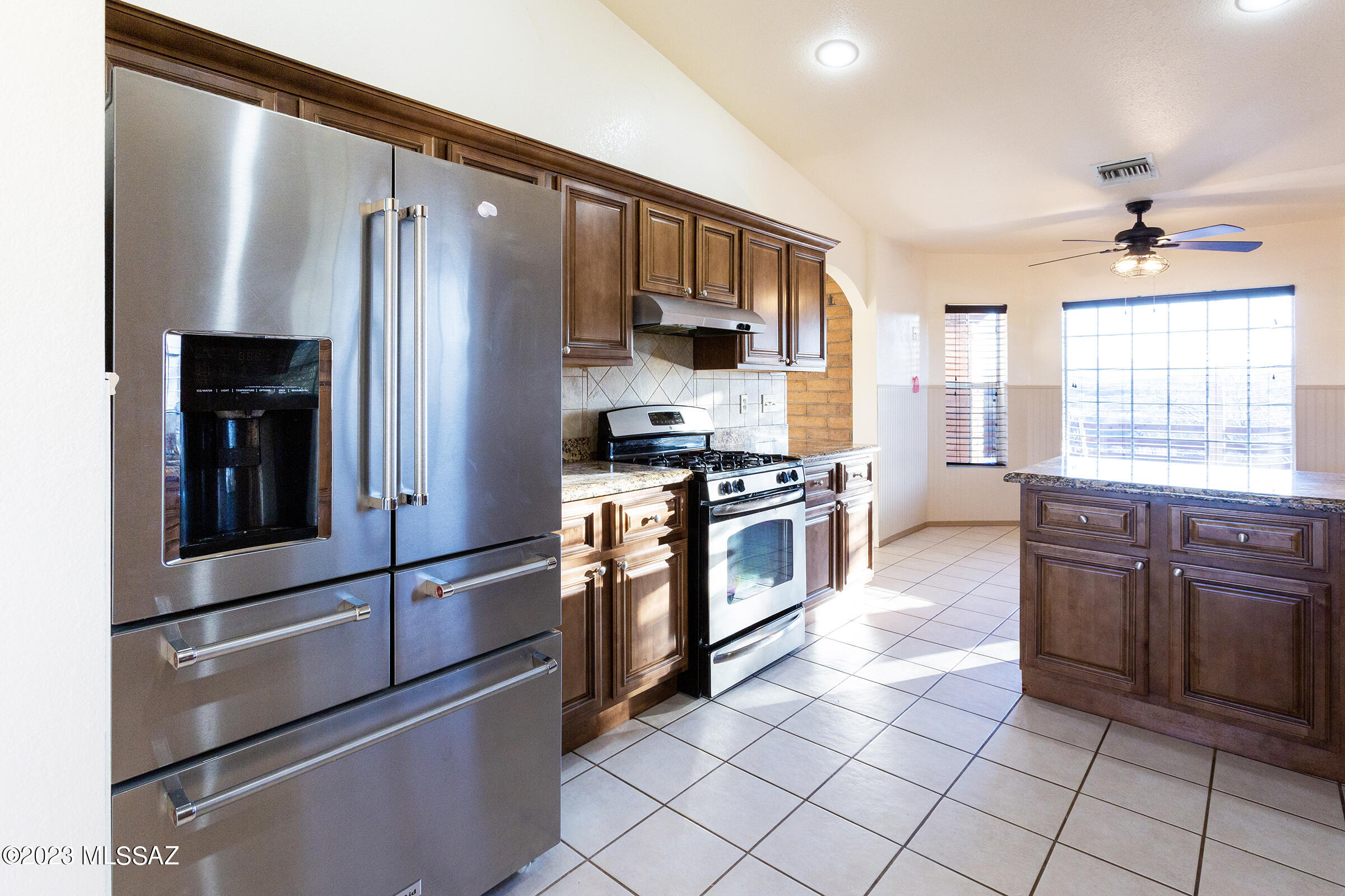 565 Amaranto Court Rio Rico, AZ 85648 - Photo 10 of 46