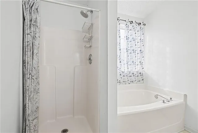 $2,000 | 102 Weatherstone Square Drive, Woodstock, GA 30188