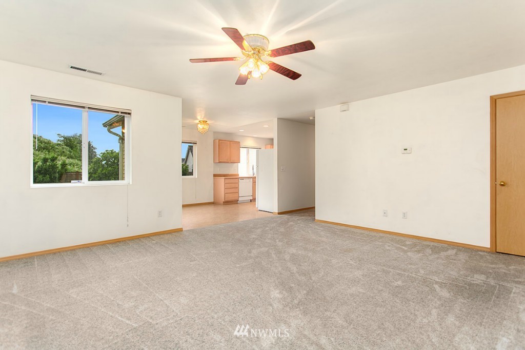 2615 Northeast 2nd Place Renton, WA 98056 - Photo 2 of 16