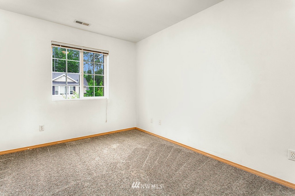 2615 Northeast 2nd Place Renton, WA 98056 - Photo 11 of 16