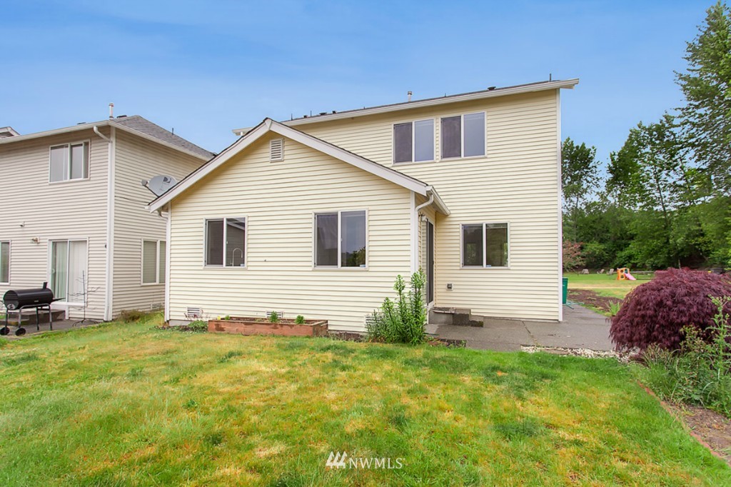 2615 Northeast 2nd Place Renton, WA 98056 - Photo 15 of 16