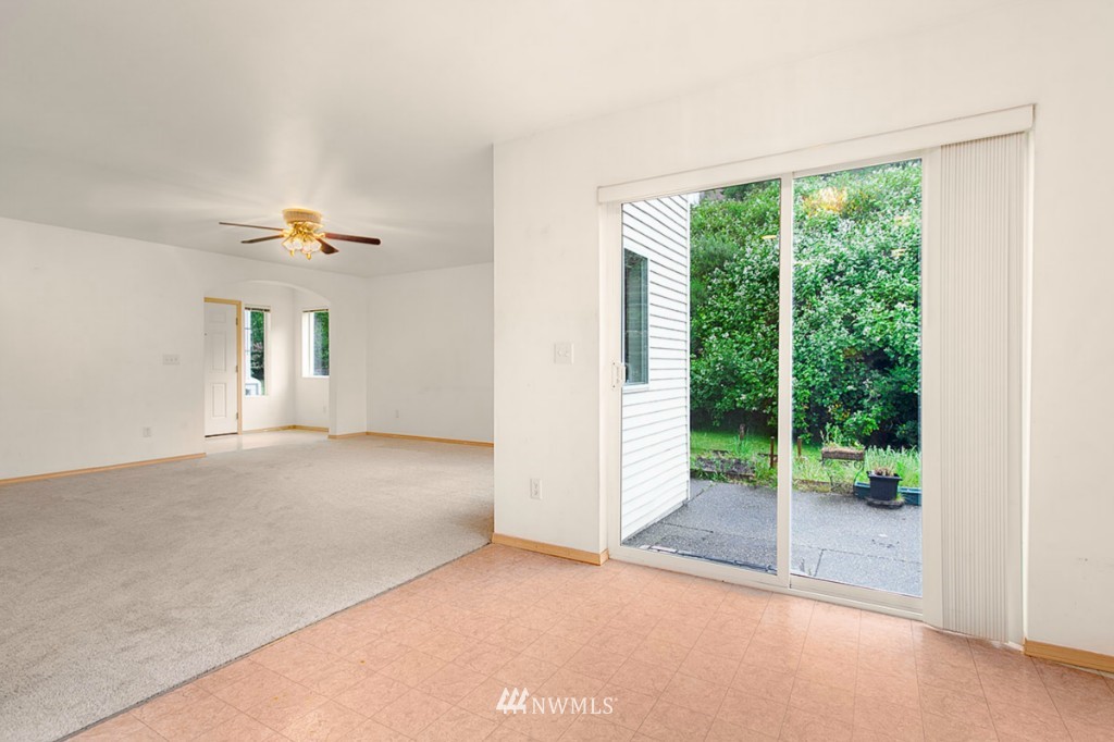 2615 Northeast 2nd Place Renton, WA 98056 - Photo 5 of 16