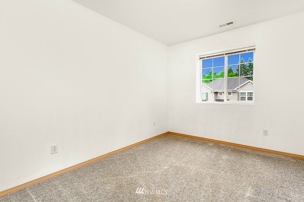 2615 Northeast 2nd Place Renton, WA 98056 - Photo 10 of 16