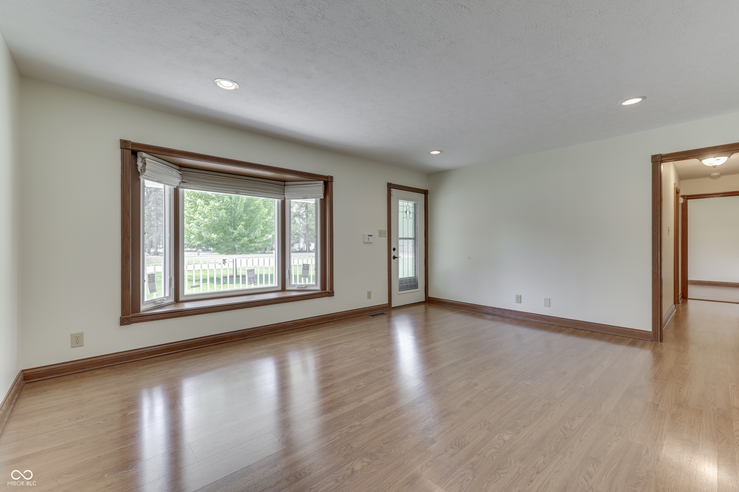 438 Griffin Road Indianapolis, IN 46227 - Photo 3 of 33