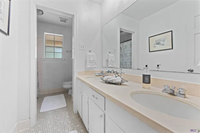 $449,900 | 5977 Hyacinth Avenue, Baton Rouge, LA 70808