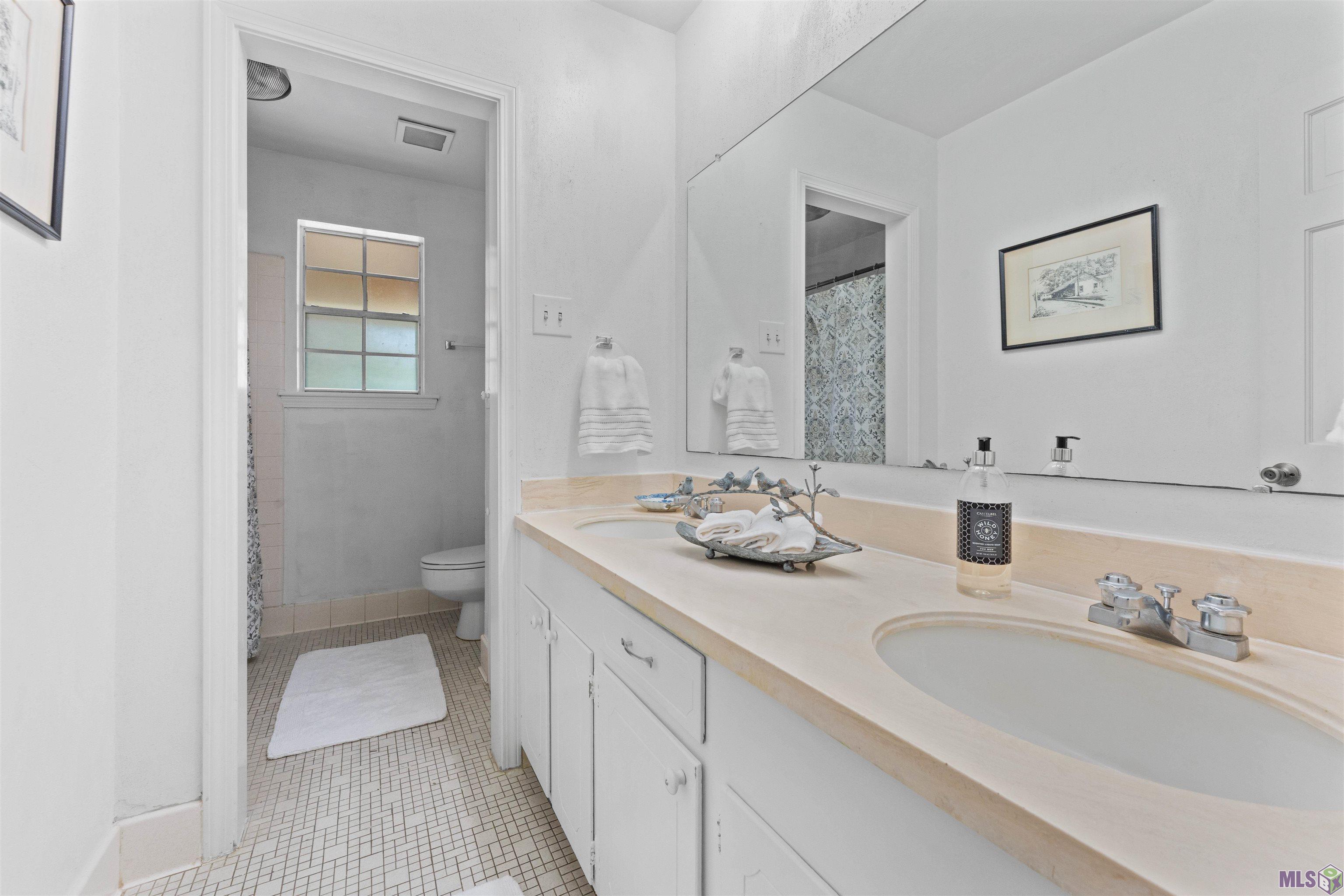 5977 Hyacinth Avenue Baton Rouge, LA 70808 - Photo 6 of 13