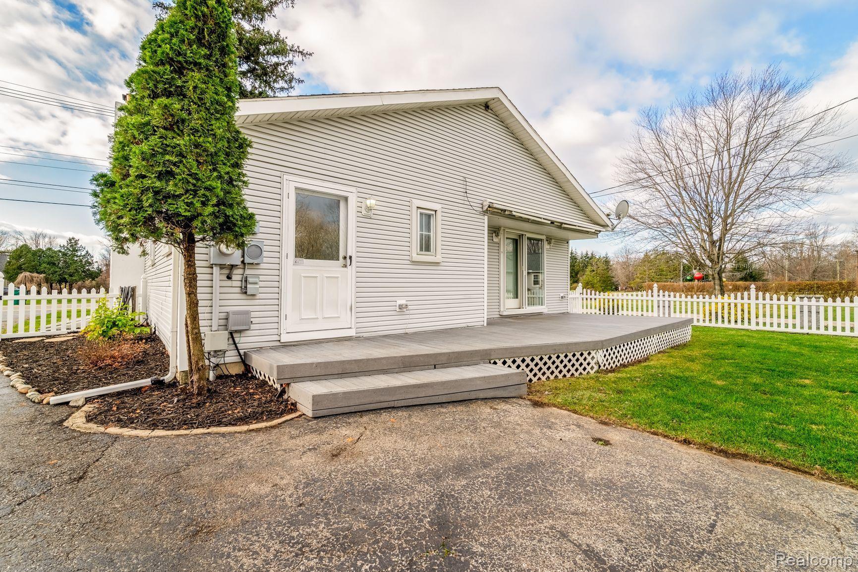 19169 Hannan Road New Boston, MI 48164 - Photo 34 of 42 Gallery Image 34
