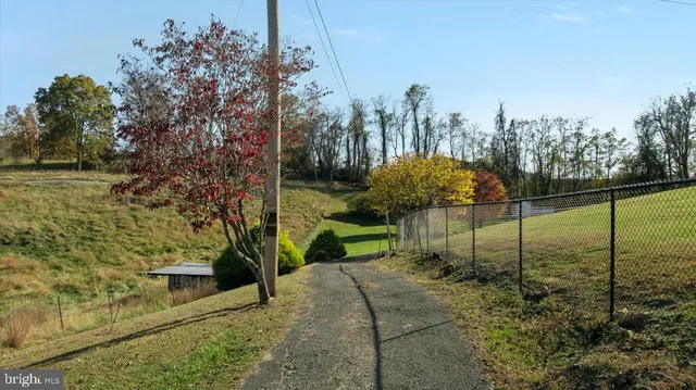 $310,000 | 13886 Crest Hill Road, Flint Hill, VA 22627