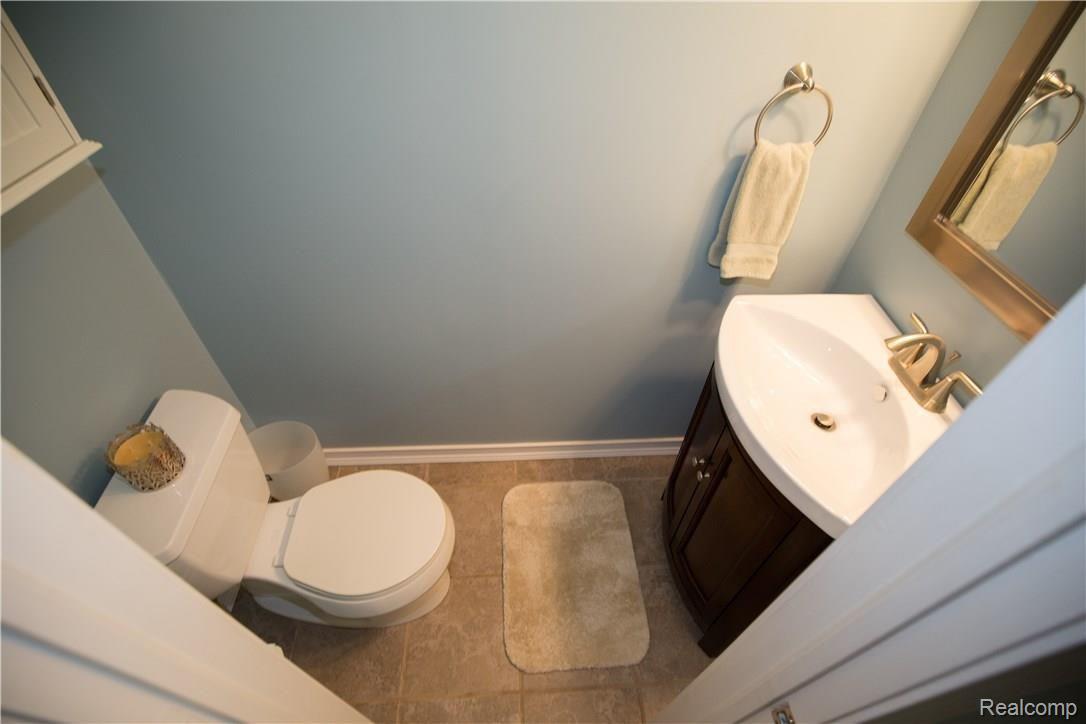 306 Whitney Drive Rochester, MI 48307 - Photo 13 of 38 ZT7A1892.jpg