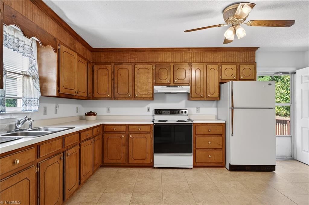 482 Bethany Road Reidsville, NC 27320 - Photo 18 of 49 Kitchen
