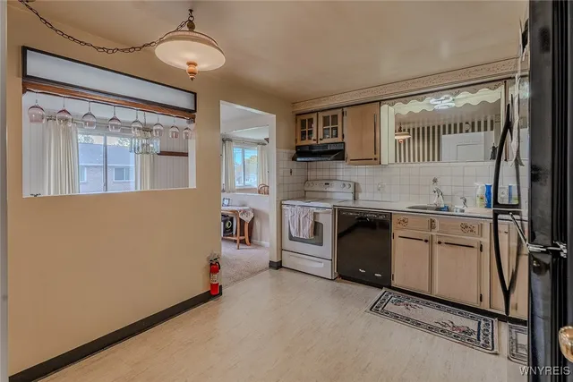 $149,000 | 135 Old Lyme Drive, Unit 4, Amherst, NY 14221