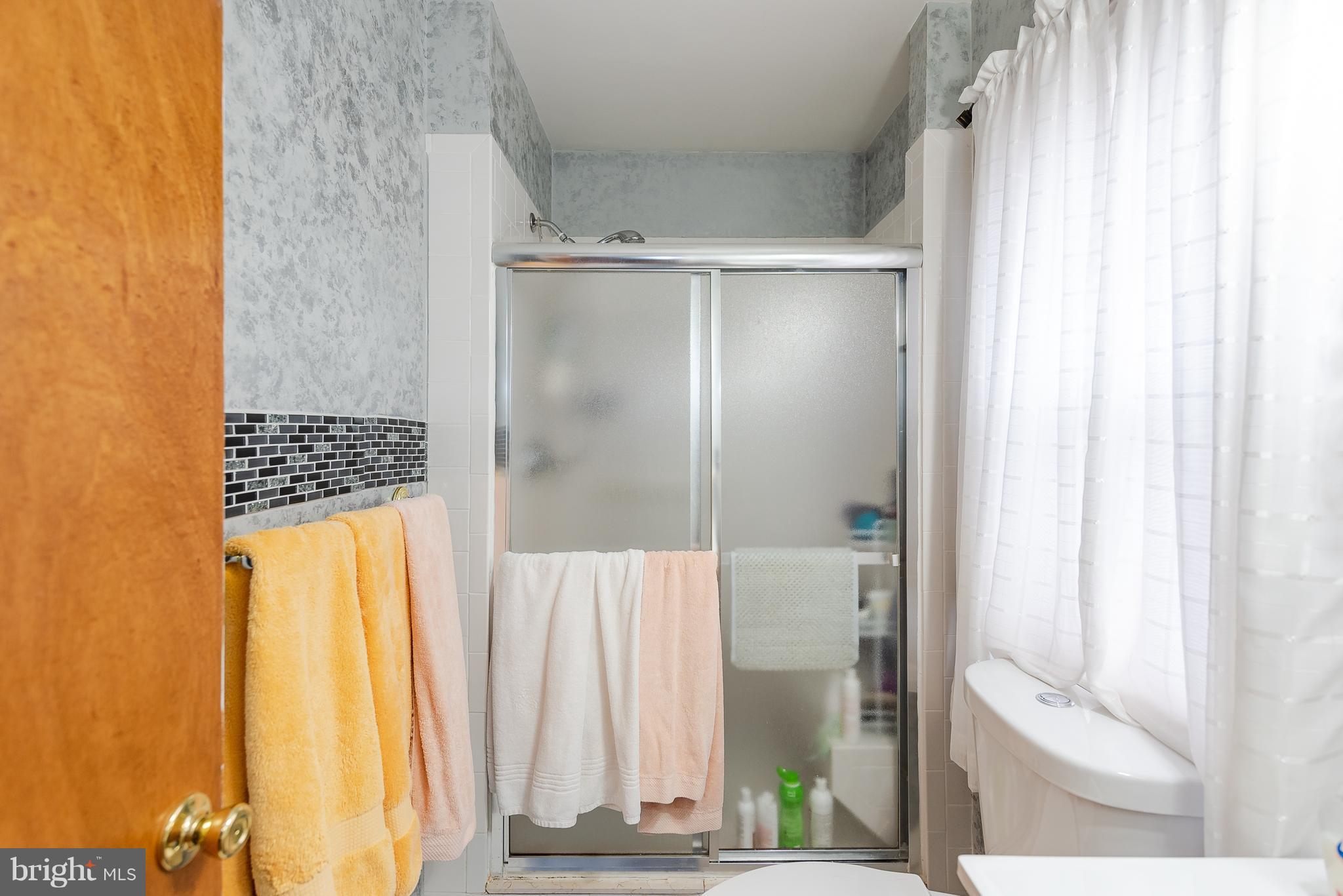 8238 Northview Road Baltimore, MD 21222 - Photo 30 of 42 a bathroom with a shower