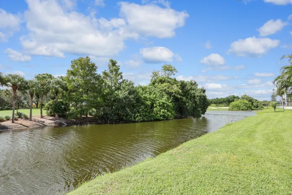 a view of a house with entryway