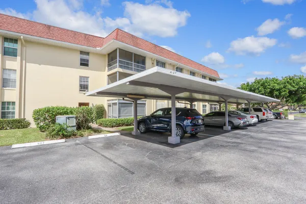 $229,900 | 5540 Tamberlane Circle, Unit 118, Palm Beach Gardens, FL 33418