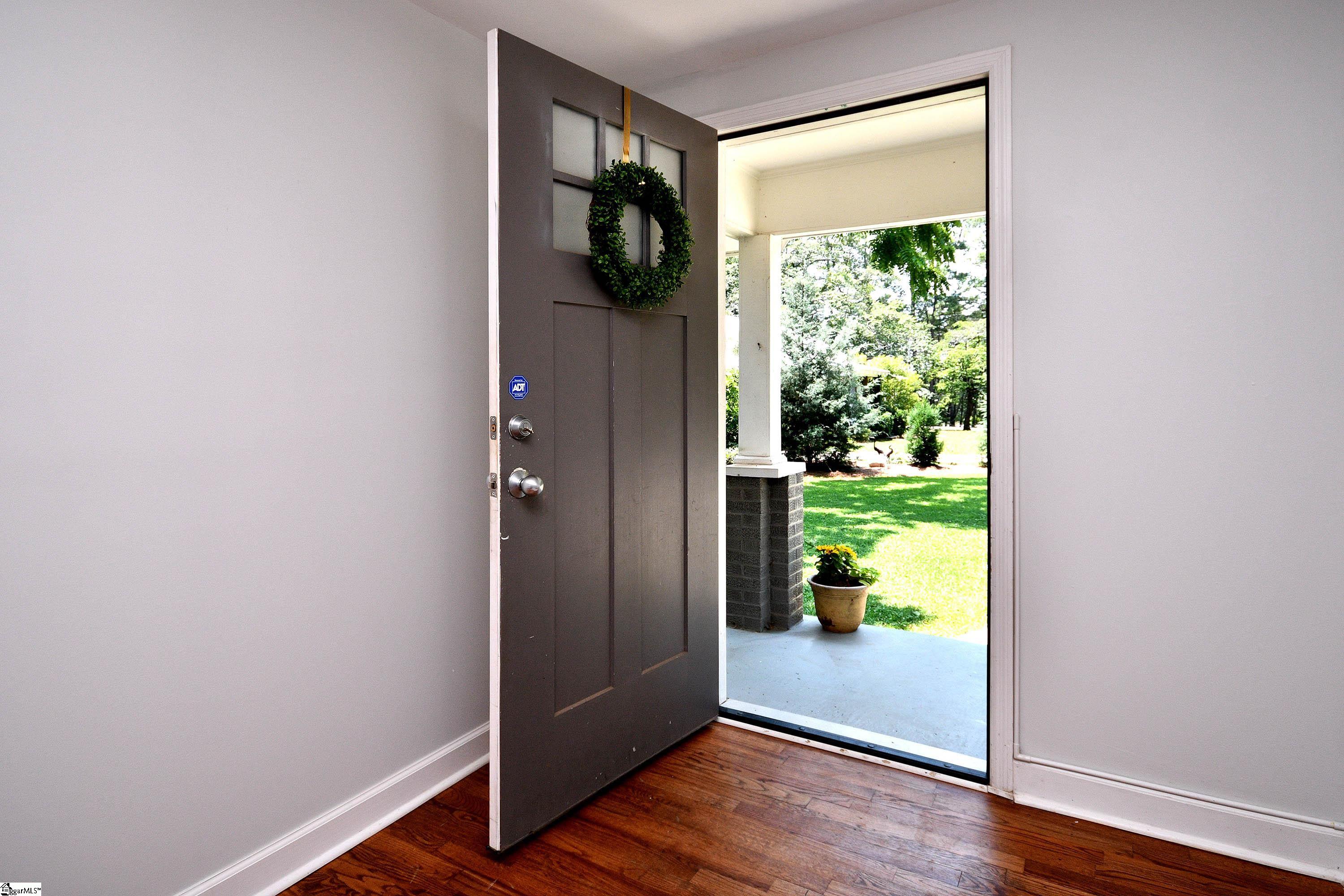 110 Hillandale Road Greenville, SC 29609 - Photo 5 of 26 Gallery Image 5