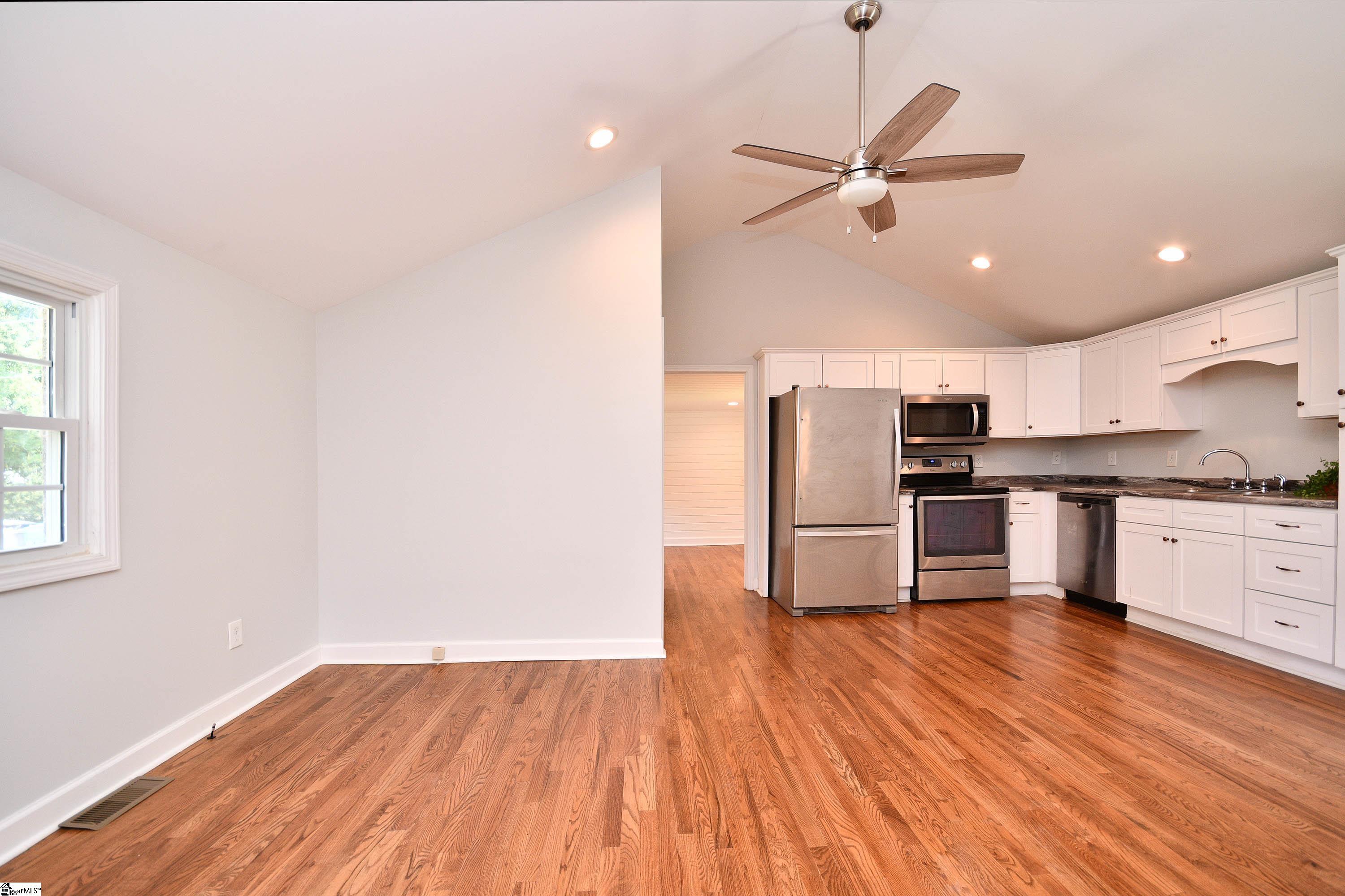 110 Hillandale Road Greenville, SC 29609 - Photo 6 of 26 Gallery Image 6