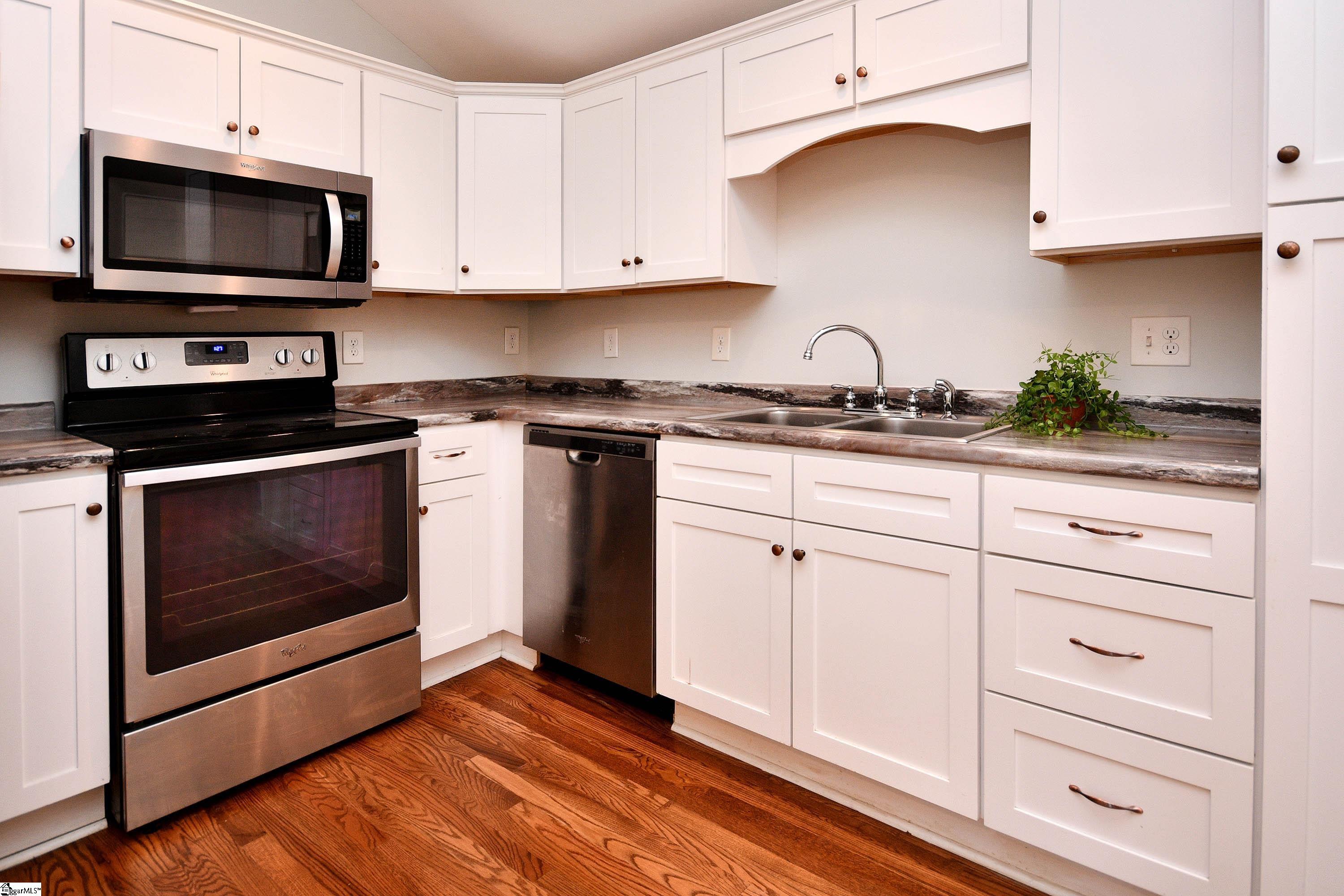 110 Hillandale Road Greenville, SC 29609 - Photo 9 of 26 Gallery Image 9