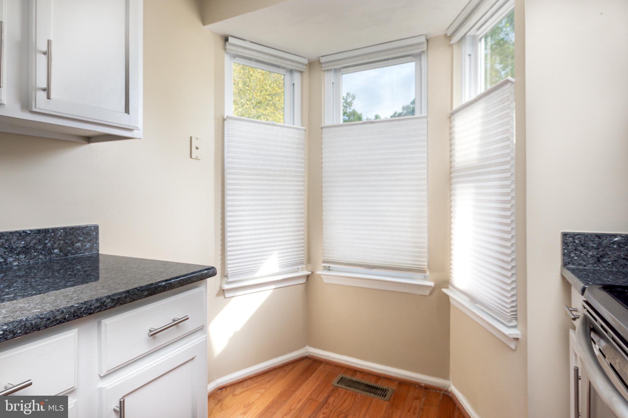 210 Sycamore Ridge Road Laurel, MD 20724 - Photo 12 of 40 Table space