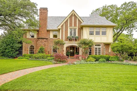 $2,225,000 | 2424 Medford Court West, Fort Worth, TX 76109