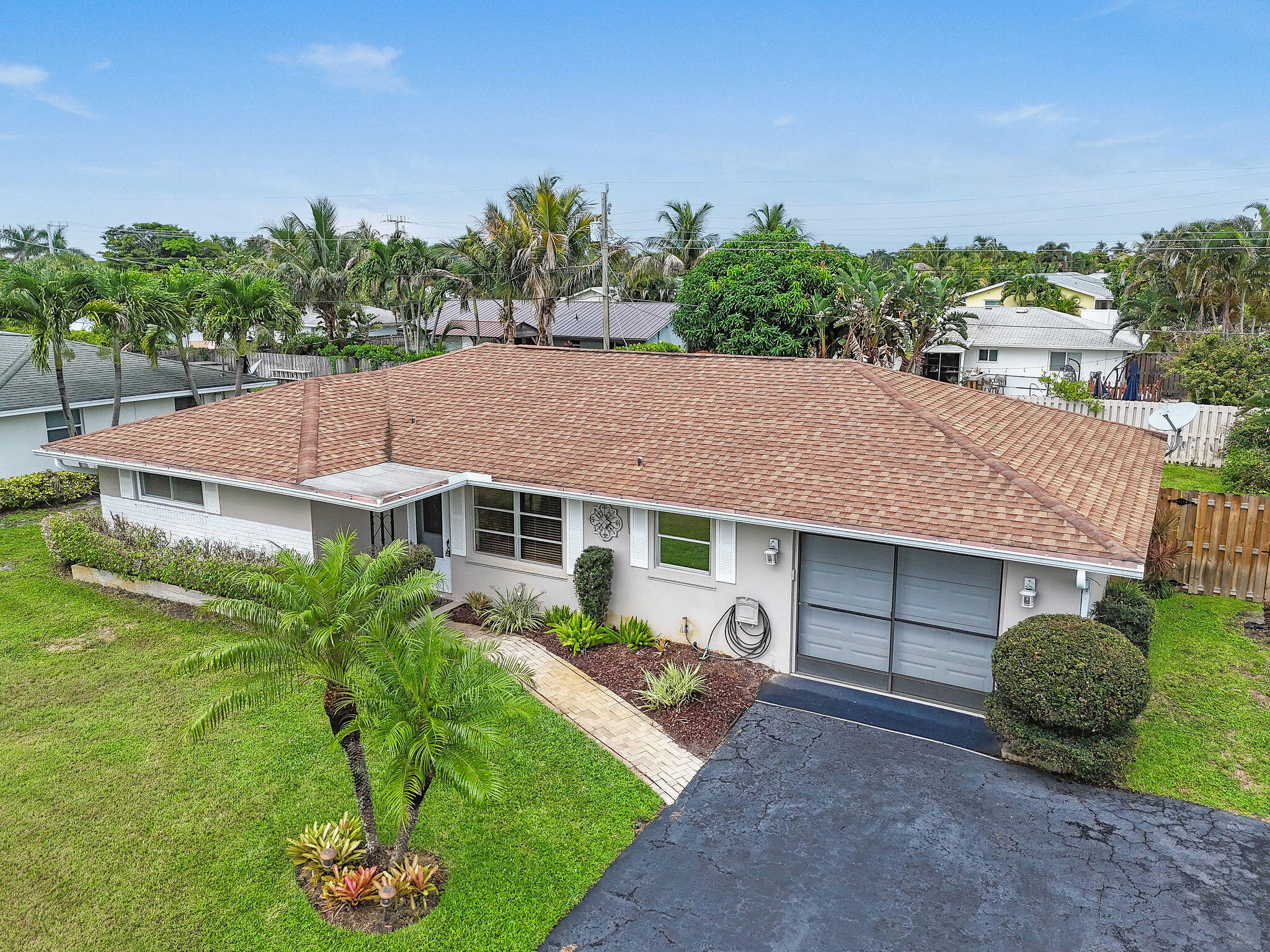 11 Windsor Road East Jupiter, FL 33469 - Photo 4 of 34 11WindsorRdEAerials(1)