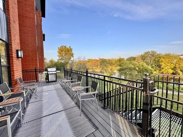 $499,900 | 101 St Olaf Avenue, Unit 402, Northfield, MN 55057