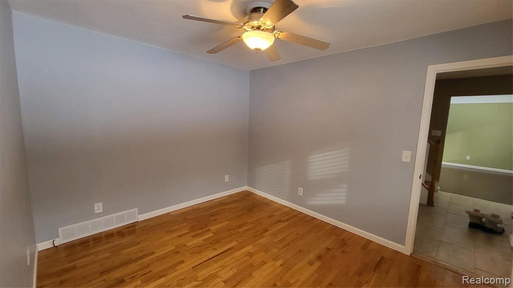 9308 Carpenter Road Flushing, MI 48433 - Photo 15 of 32